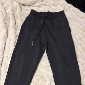 Lululemon scuba jogger women’s black size 6